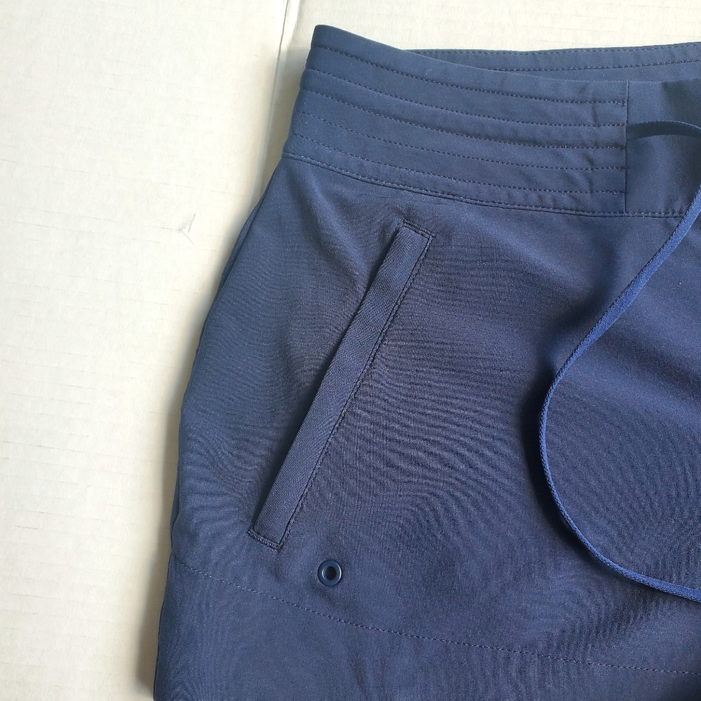 Athleta Hudson Athletic Shorts - Picture 4 of 11